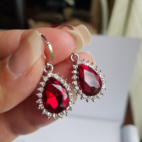Swarovski Elements 925 Sterling Silver Garnet Red Earrings NEW - Picture 13 of 16